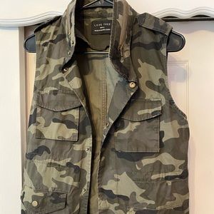 Love Tree Camo Vest